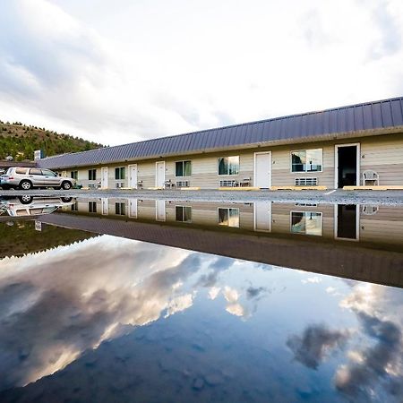 Oyo Riverside Inn John Day Or Esterno foto
