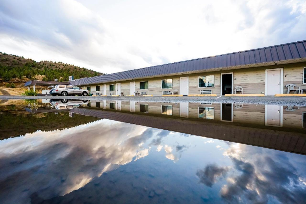Oyo Riverside Inn John Day Or Esterno foto