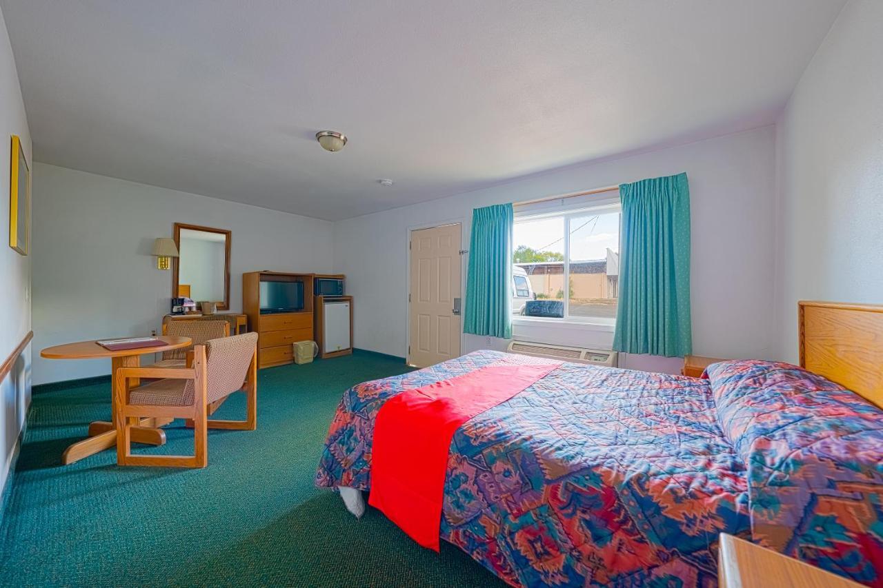 Oyo Riverside Inn John Day Or Esterno foto
