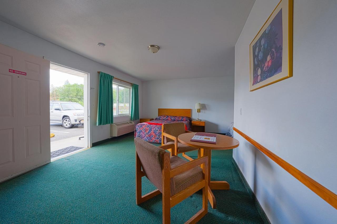 Oyo Riverside Inn John Day Or Esterno foto